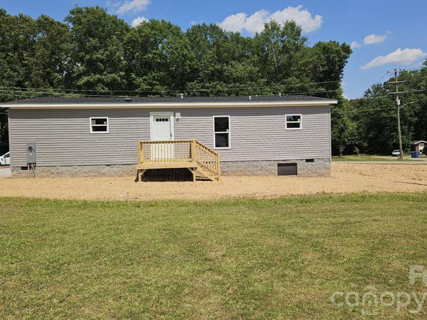 276 Mulberry Street, Forest City, NC 28043.  MLS# CAR4326180, YatesRealty ID 739. 