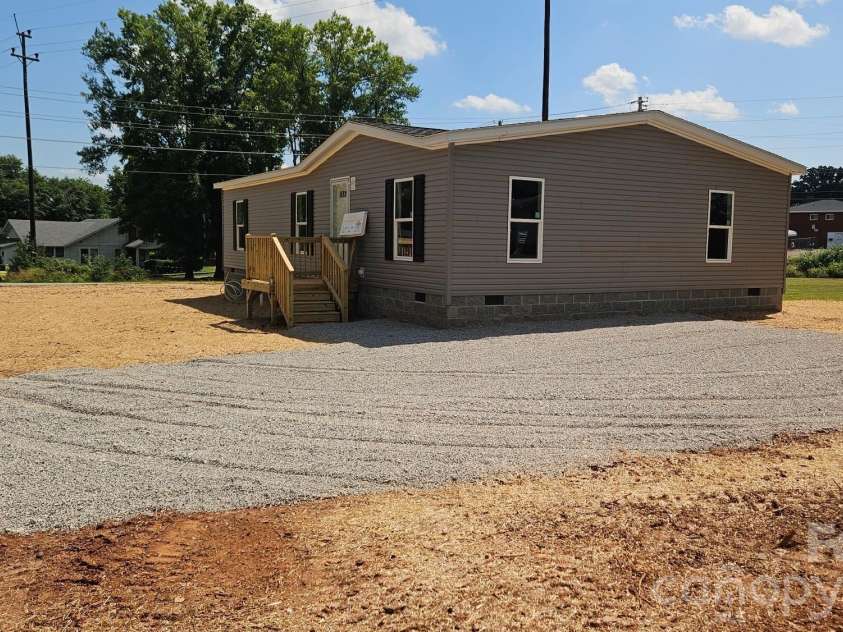 276 Mulberry Street, Forest City, NC 28043.  MLS# CAR4326180, YatesRealty ID 739. 