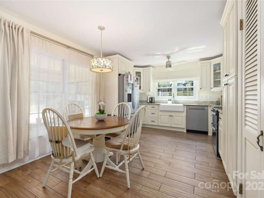 5431 Park Road, Charlotte, NC 28209.  MLS# CAR4205433, YatesRealty ID 7390. 
