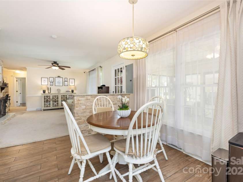 5431 Park Road, Charlotte, NC 28209.  MLS# CAR4205433, YatesRealty ID 7390. 