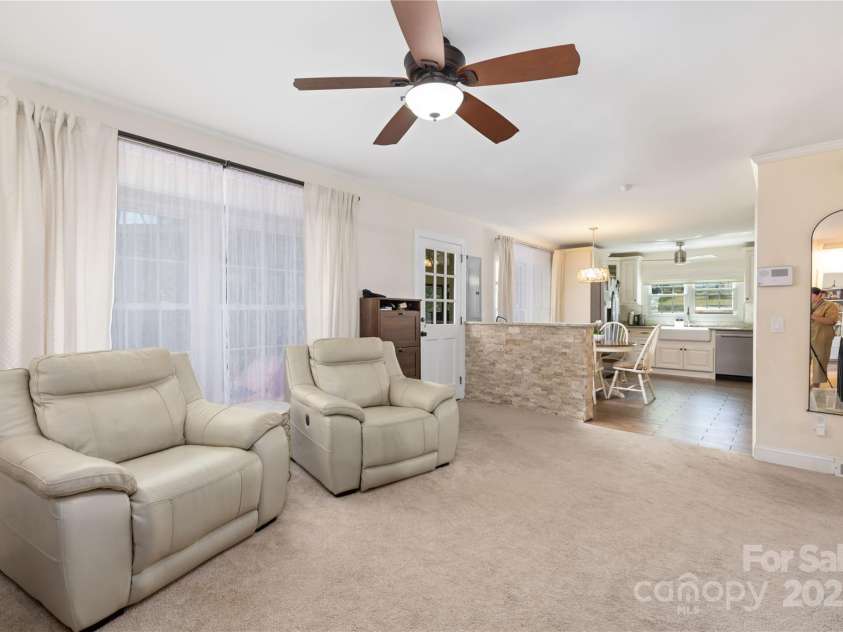 5431 Park Road, Charlotte, NC 28209.  MLS# CAR4205433, YatesRealty ID 7390. 