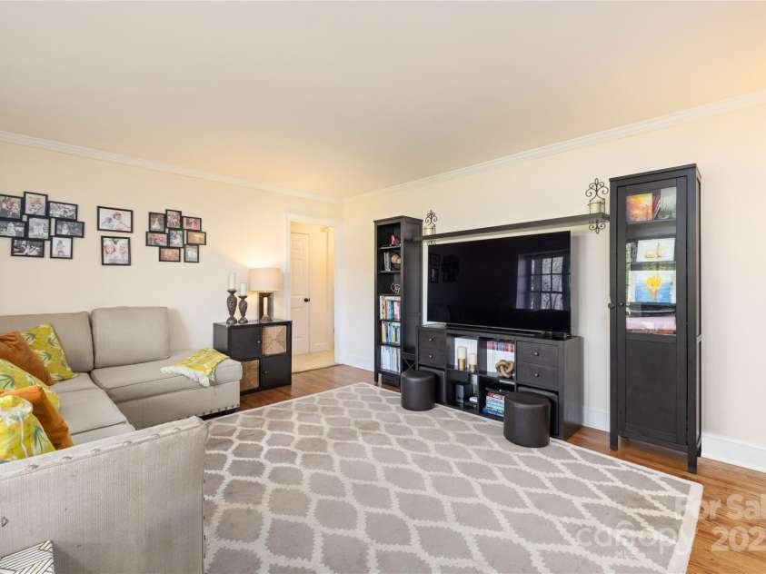 5431 Park Road, Charlotte, NC 28209.  MLS# CAR4205433, YatesRealty ID 7390. 