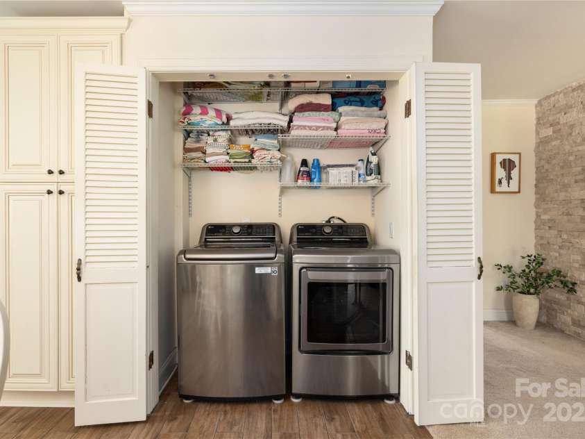 5431 Park Road, Charlotte, NC 28209.  MLS# CAR4205433, YatesRealty ID 7390. 