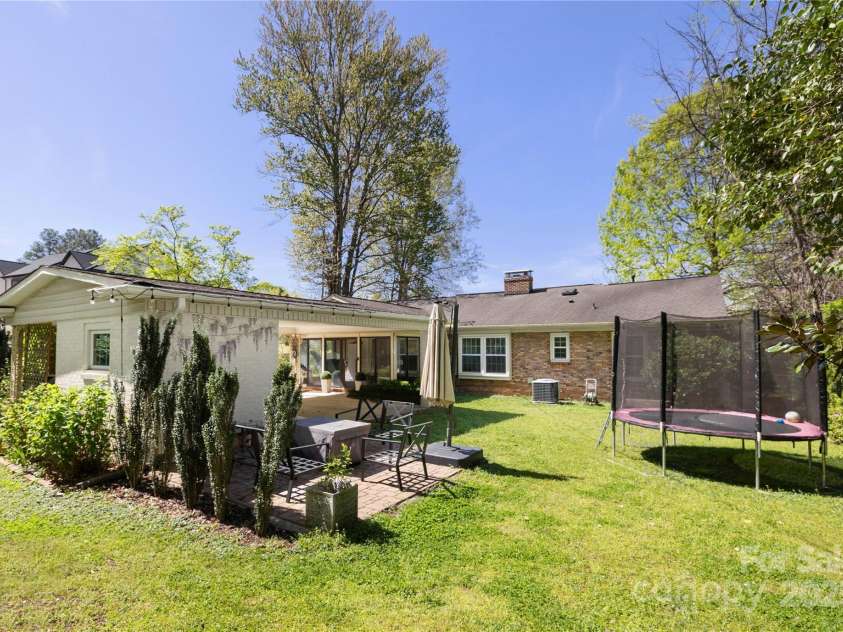 5431 Park Road, Charlotte, NC 28209.  MLS# CAR4205433, YatesRealty ID 7390. 