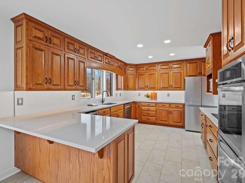 735 Macedonia Road, Asheville, NC 28804.  MLS# CAR4345434, YatesRealty ID 7392. Kitchen 
