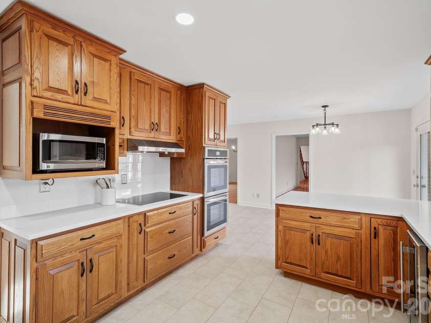 735 Macedonia Road, Asheville, NC 28804.  MLS# CAR4345434, YatesRealty ID 7392. Light Filled Kitchen 