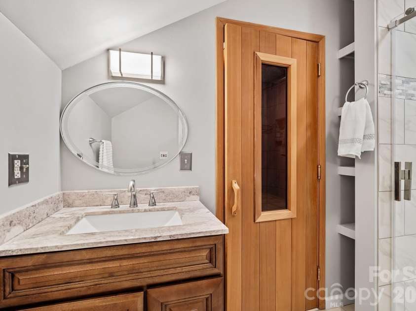 735 Macedonia Road, Asheville, NC 28804.  MLS# CAR4345434, YatesRealty ID 7392. Upper-Level Bath