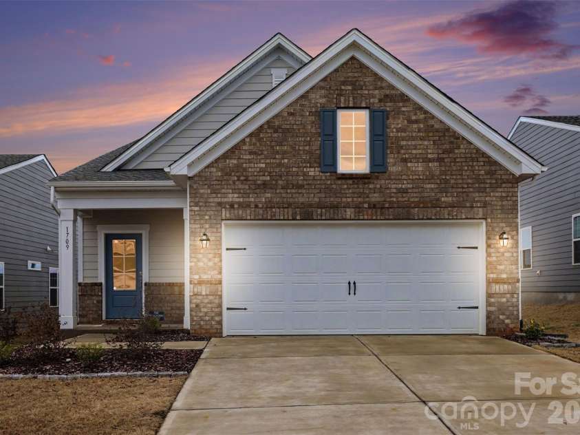 1709 Otter Perch Lane, Fort Mill, SC 29715.  MLS# CAR4352135, YatesRealty ID 7394. 