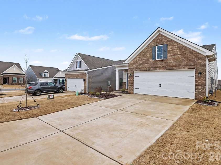 1709 Otter Perch Lane, Fort Mill, SC 29715.  MLS# CAR4352135, YatesRealty ID 7394. 