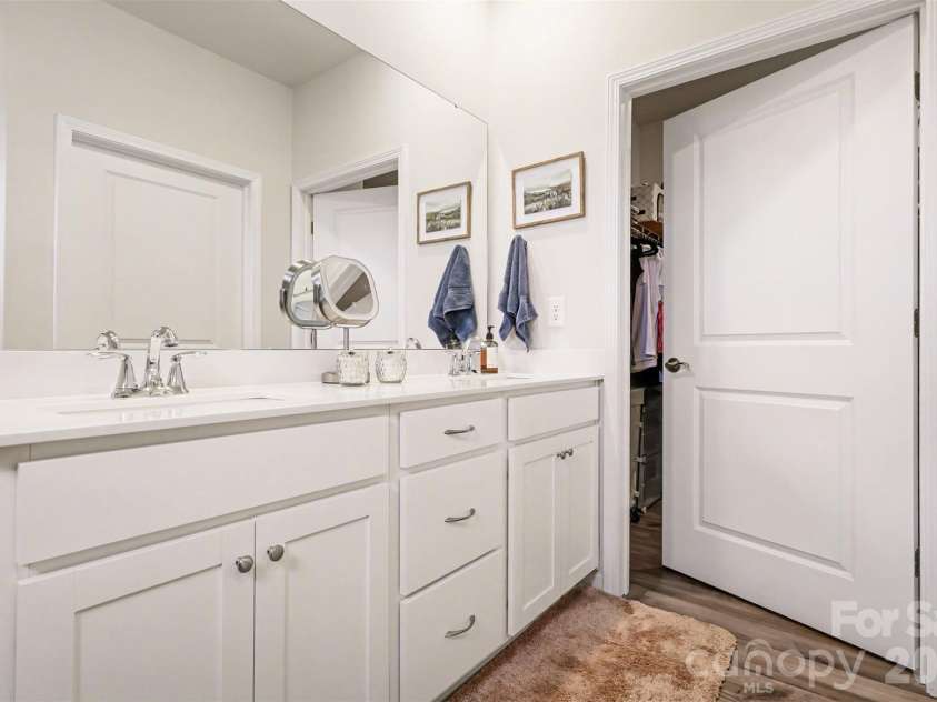1709 Otter Perch Lane, Fort Mill, SC 29715.  MLS# CAR4352135, YatesRealty ID 7394. 