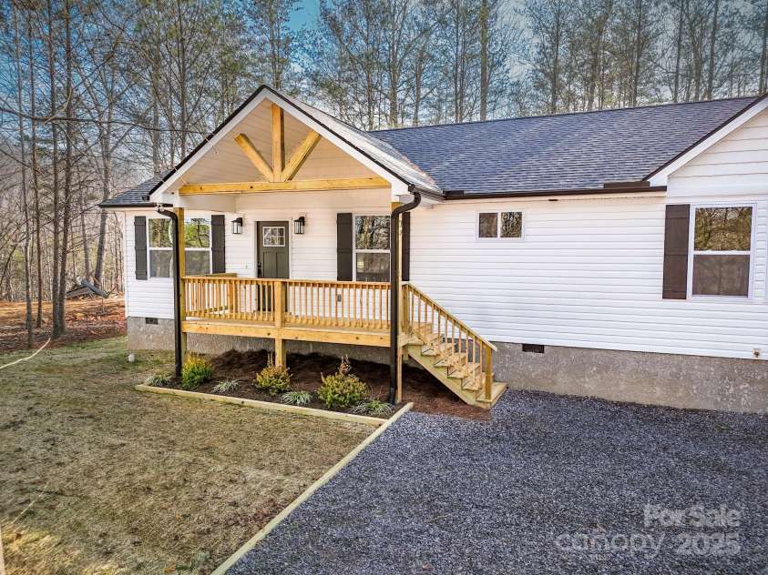 74 Ridge Way, Marion, NC 28752.  MLS# CAR4330298, YatesRealty ID 7395. 