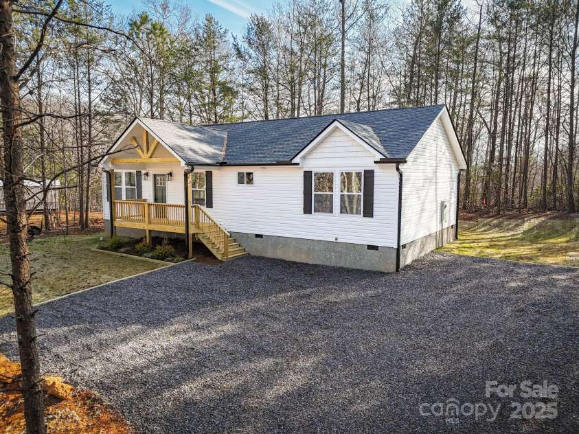 74 Ridge Way, Marion, NC 28752.  MLS# CAR4330298, YatesRealty ID 7395. 