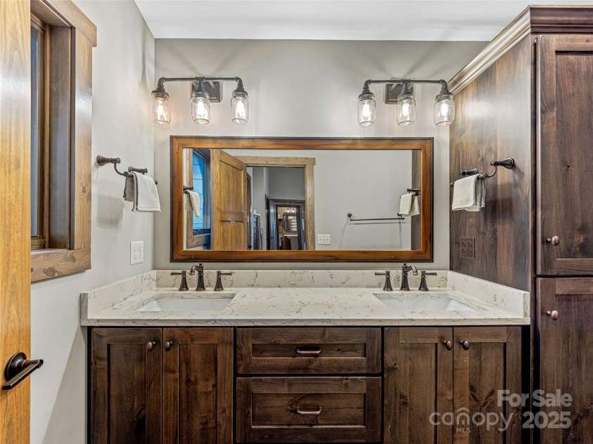 103 Duck Hope Drive, Hendersonville, NC 28739.  MLS# CAR4226597, YatesRealty ID 7396. 