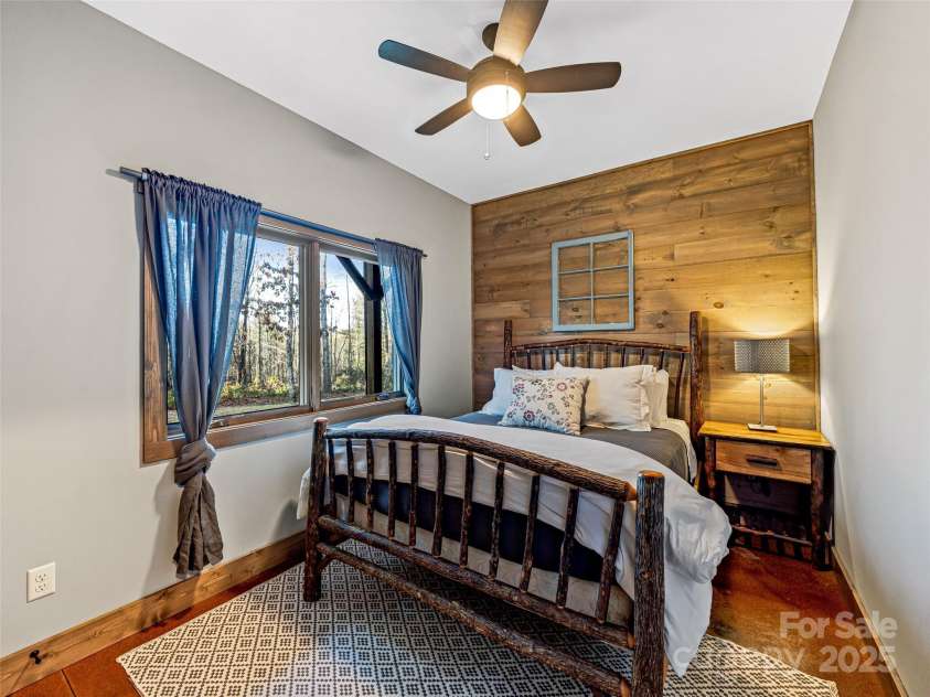 103 Duck Hope Drive, Hendersonville, NC 28739.  MLS# CAR4226597, YatesRealty ID 7396. 