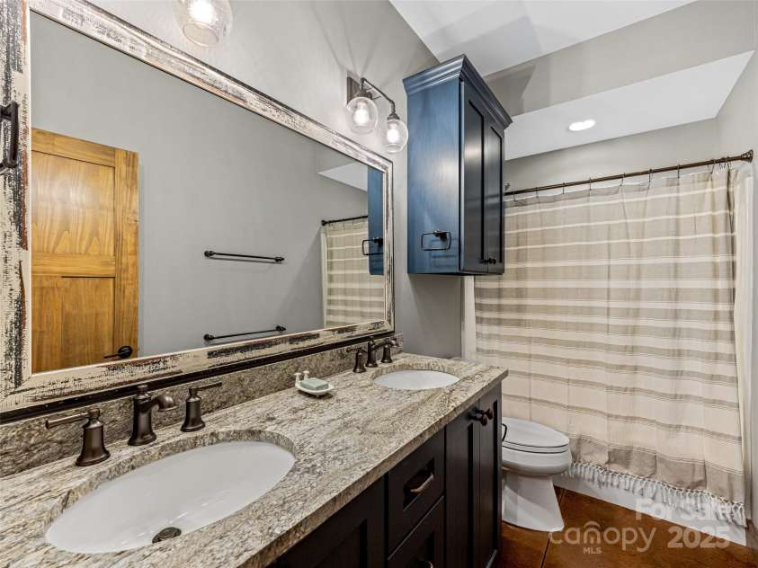 103 Duck Hope Drive, Hendersonville, NC 28739.  MLS# CAR4226597, YatesRealty ID 7396. 