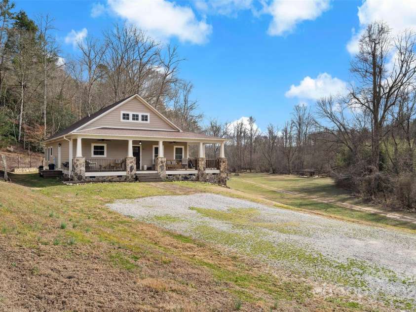 192 Mountain View Road, Marion, NC 28752.  MLS# CAR4222298, YatesRealty ID 7397. 