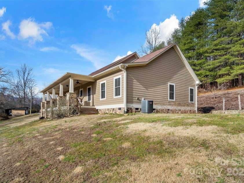 192 Mountain View Road, Marion, NC 28752.  MLS# CAR4222298, YatesRealty ID 7397. 