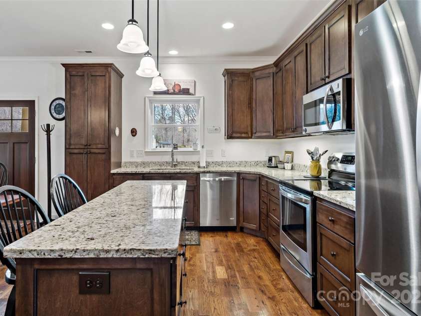 192 Mountain View Road, Marion, NC 28752.  MLS# CAR4222298, YatesRealty ID 7397. 