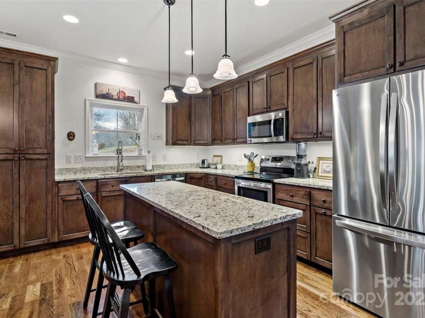 192 Mountain View Road, Marion, NC 28752.  MLS# CAR4222298, YatesRealty ID 7397. 