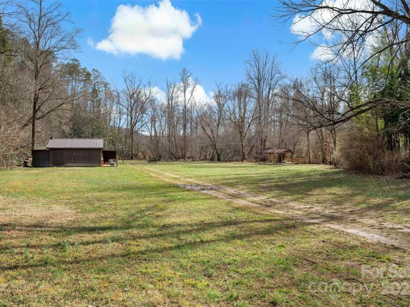 192 Mountain View Road, Marion, NC 28752.  MLS# CAR4222298, YatesRealty ID 7397. 