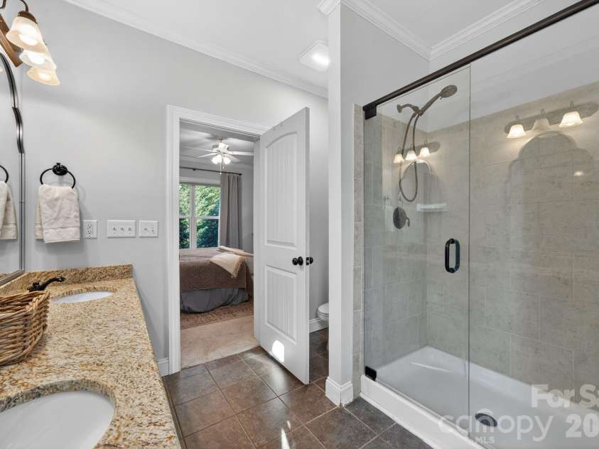 8428 Island Point Road, Charlotte, NC 28278.  MLS# CAR4358970, YatesRealty ID 7398. 