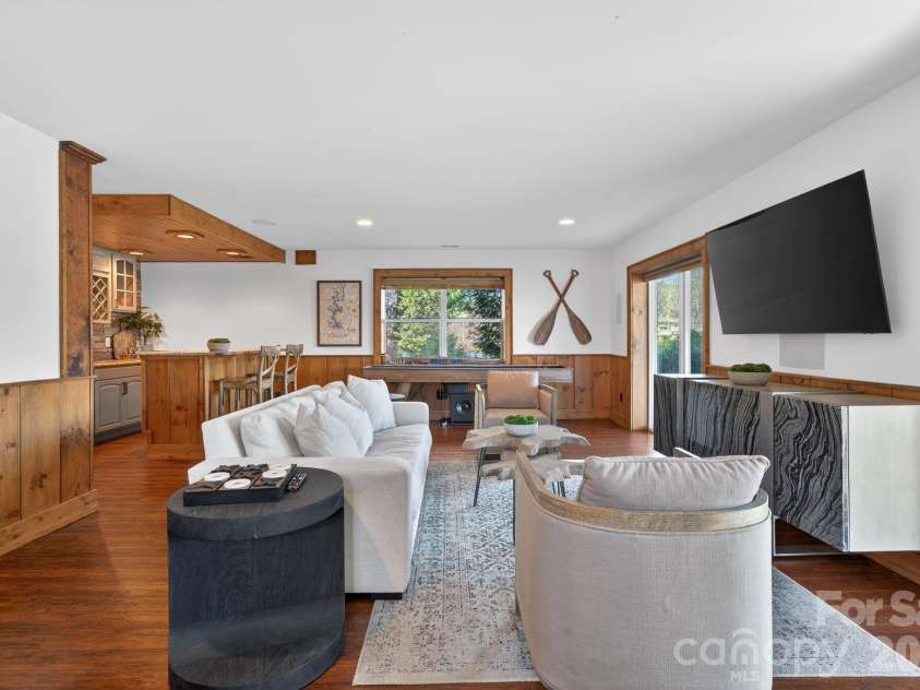 8428 Island Point Road, Charlotte, NC 28278.  MLS# CAR4358970, YatesRealty ID 7398. 