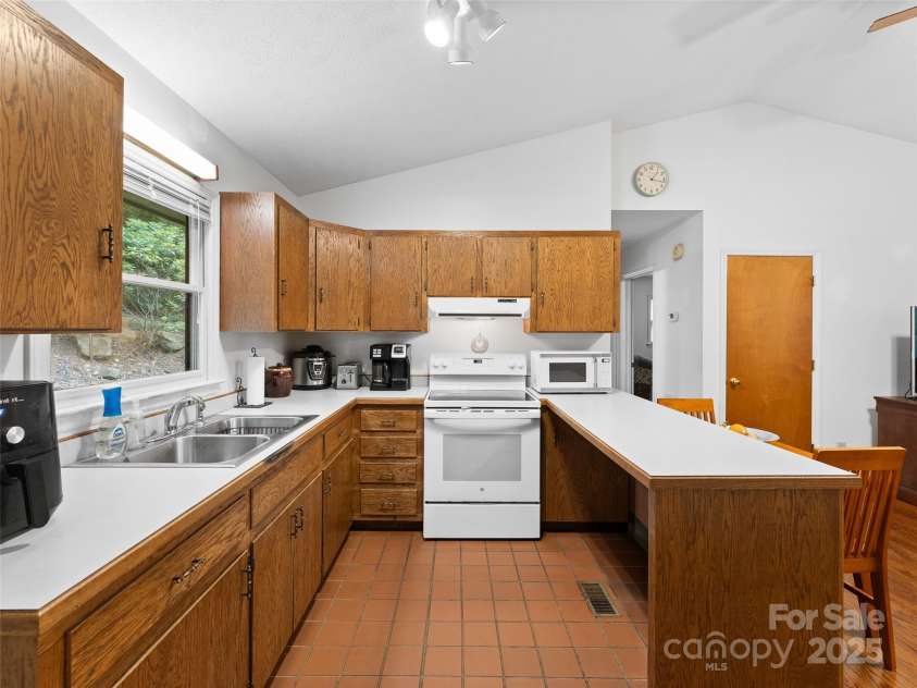 186 Sloshy Branch Trail, Black Mountain, NC 28711.  MLS# CAR4275666, YatesRealty ID 74. 