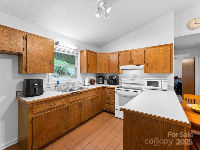 186 Sloshy Branch Trail, Black Mountain, NC 28711.  MLS# CAR4275666, YatesRealty ID 74. 