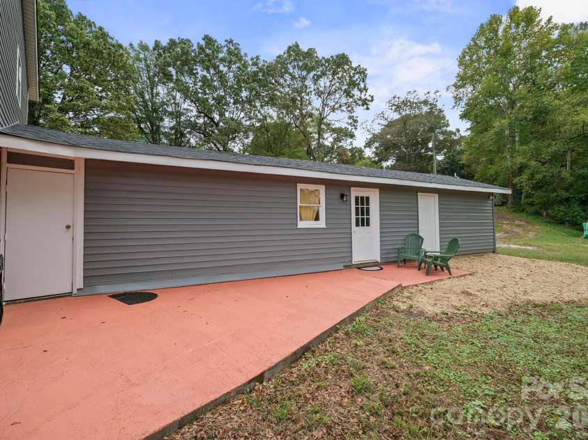 801 Grove Street, Lincolnton, NC 28092.  MLS# CAR4306800, YatesRealty ID 7400. 