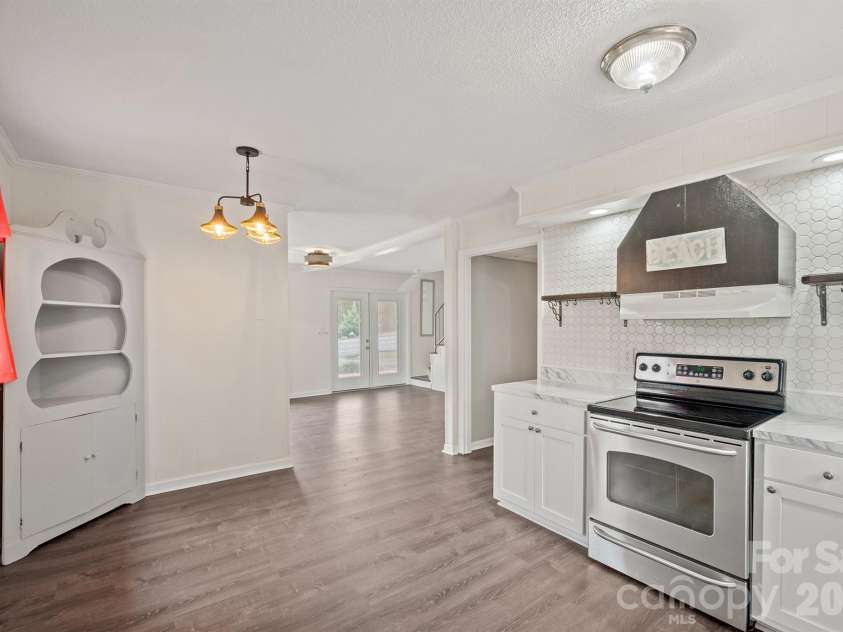 801 Grove Street, Lincolnton, NC 28092.  MLS# CAR4306800, YatesRealty ID 7400. 