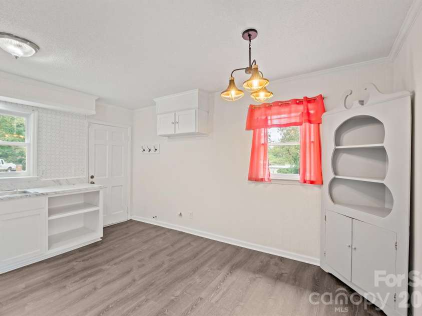 801 Grove Street, Lincolnton, NC 28092.  MLS# CAR4306800, YatesRealty ID 7400. 
