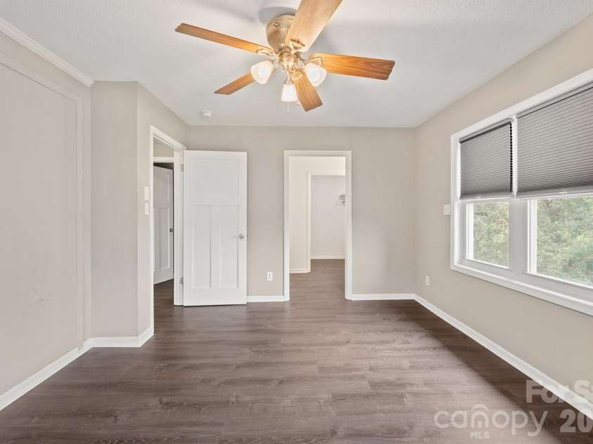 801 Grove Street, Lincolnton, NC 28092.  MLS# CAR4306800, YatesRealty ID 7400. 
