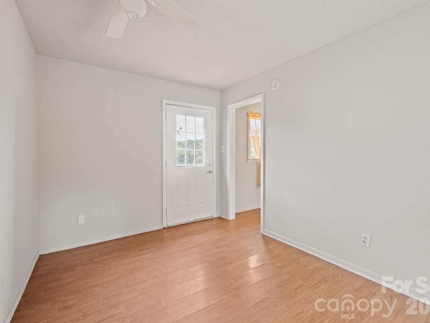 801 Grove Street, Lincolnton, NC 28092.  MLS# CAR4306800, YatesRealty ID 7400. 