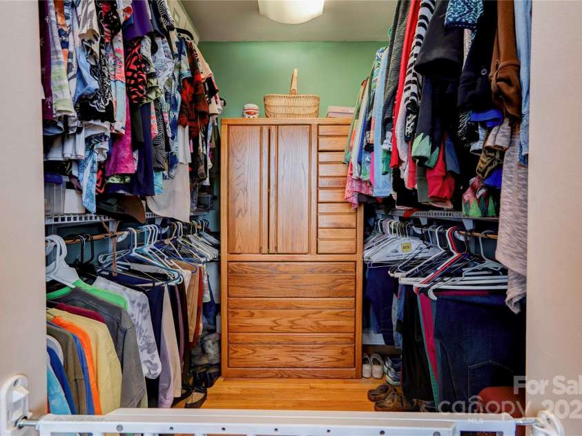107 Destiny Lane, Shelby, NC 28150.  MLS# CAR4234069, YatesRealty ID 7401. Primary Walk-in Closet