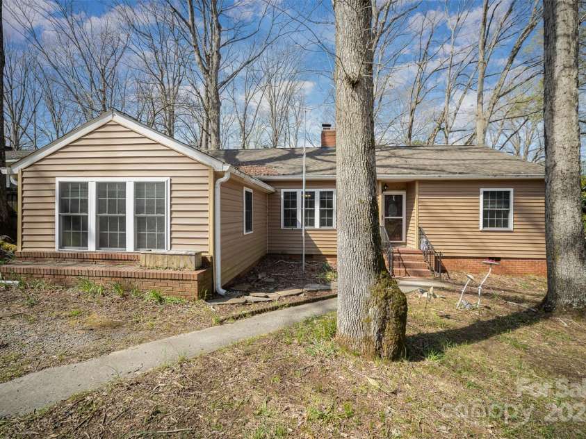 116 Westover Drive, Monroe, NC 28112.  MLS# CAR4235309, YatesRealty ID 7401. 
