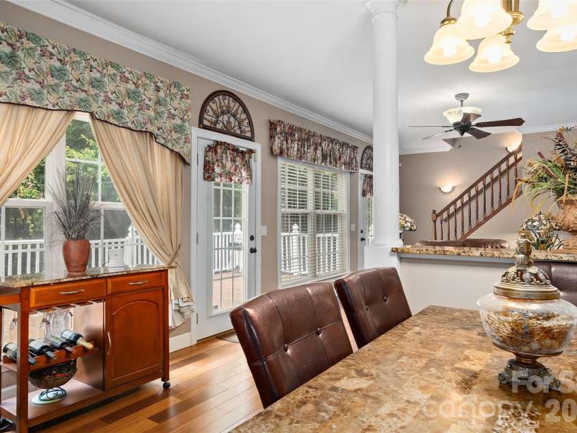 165 Sequoyah Drive, Waynesville, NC 28785.  MLS# CAR4396850, YatesRealty ID 7402. Eat-in Kitchen