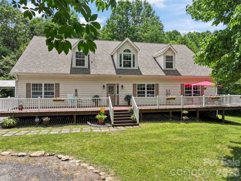 165 Sequoyah Drive, Waynesville, NC 28785.  MLS# CAR4396850, YatesRealty ID 7402. Front view of home