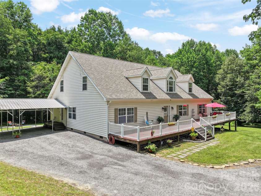 165 Sequoyah Drive, Waynesville, NC 28785.  MLS# CAR4396850, YatesRealty ID 7402. Plenty of parking