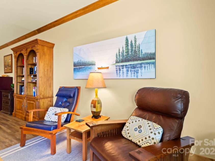 520 Penny Lane, Banner Elk, NC 28604.  MLS# CAR4244171, YatesRealty ID 7402. 