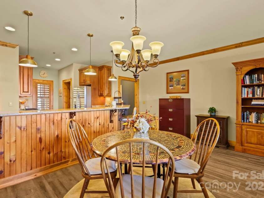 520 Penny Lane, Banner Elk, NC 28604.  MLS# CAR4244171, YatesRealty ID 7402. 