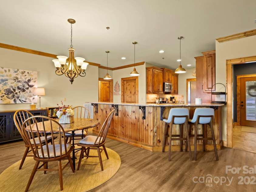 520 Penny Lane, Banner Elk, NC 28604.  MLS# CAR4244171, YatesRealty ID 7402. 