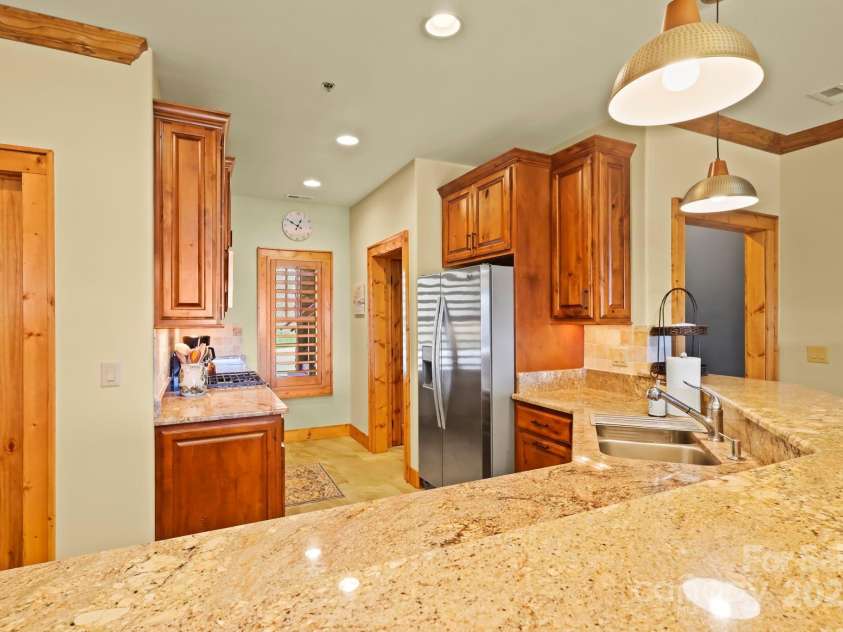 520 Penny Lane, Banner Elk, NC 28604.  MLS# CAR4244171, YatesRealty ID 7402. 