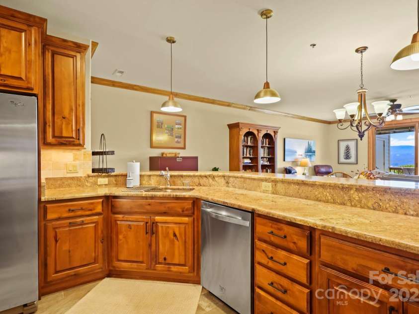 520 Penny Lane, Banner Elk, NC 28604.  MLS# CAR4244171, YatesRealty ID 7402. 