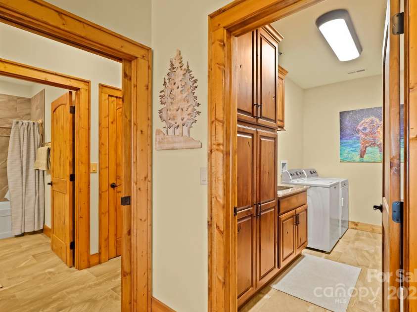 520 Penny Lane, Banner Elk, NC 28604.  MLS# CAR4244171, YatesRealty ID 7402. 