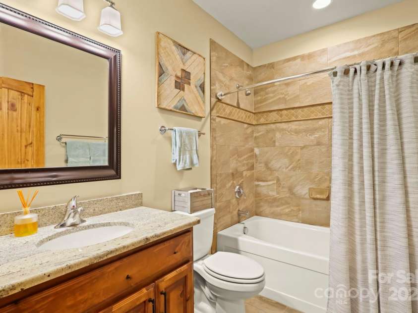 520 Penny Lane, Banner Elk, NC 28604.  MLS# CAR4244171, YatesRealty ID 7402. Full Bath