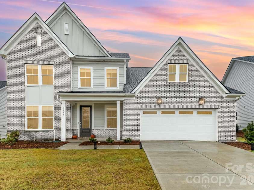 5216 Mint Harbor Way, Charlotte, NC 28269.  MLS# CAR4316519, YatesRealty ID 7403. 