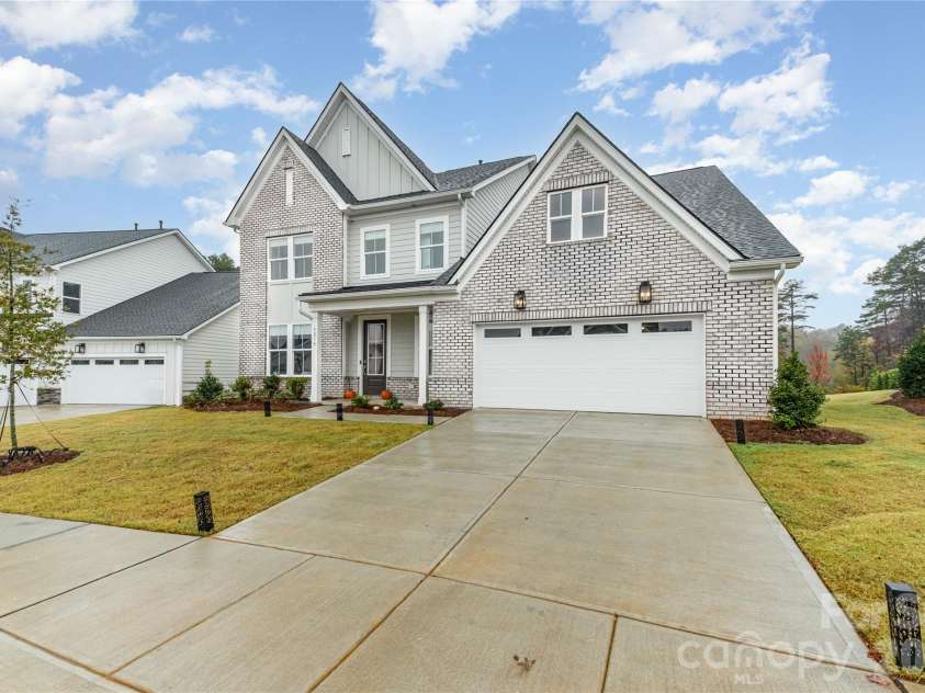 5216 Mint Harbor Way, Charlotte, NC 28269.  MLS# CAR4316519, YatesRealty ID 7403. 