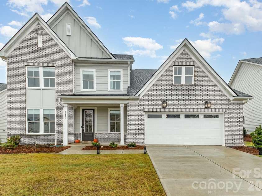 5216 Mint Harbor Way, Charlotte, NC 28269.  MLS# CAR4316519, YatesRealty ID 7403. 
