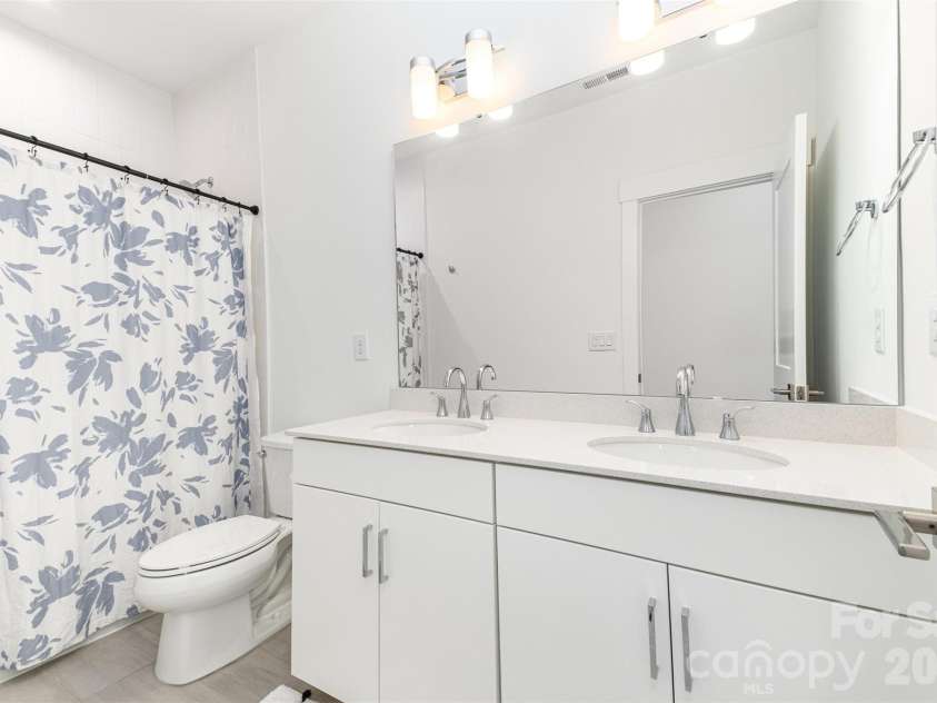 5216 Mint Harbor Way, Charlotte, NC 28269.  MLS# CAR4316519, YatesRealty ID 7403. Additional full bathroom