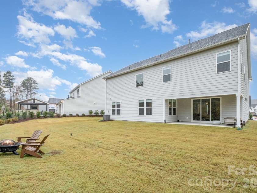 5216 Mint Harbor Way, Charlotte, NC 28269.  MLS# CAR4316519, YatesRealty ID 7403. Covered patio